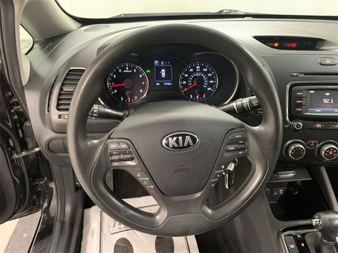 Used 2017 Kia Forte LX w/ LX Popular Package image 4