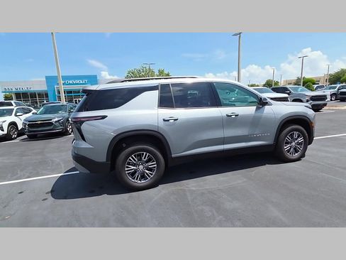 New 2026 Chevrolet Traverse LT w/ Driver Confidence Package FWD image 19