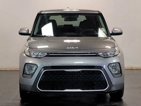 Used 2022 Kia Soul LX image 3
