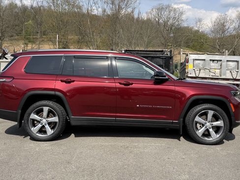 Used 2021 Jeep Grand Cherokee L Limited AWD/4WD image 2
