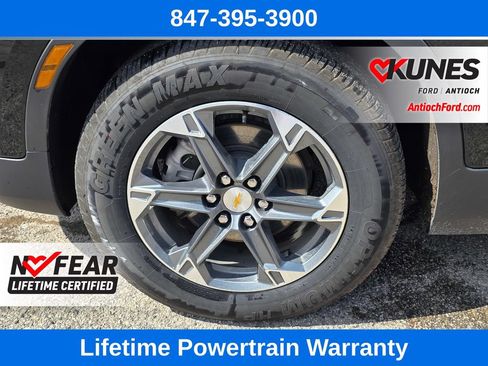 Used 2025 Chevrolet Blazer LT FWD image 12