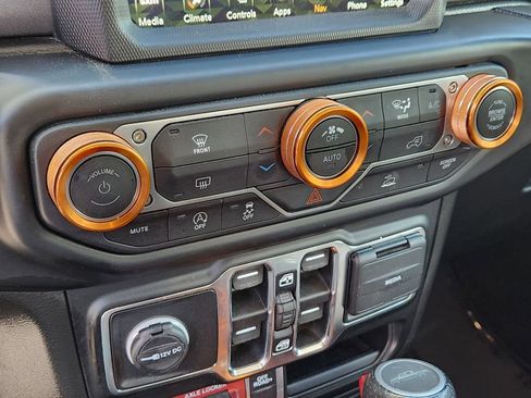 Used 2022 Jeep Gladiator Mojave w/ Trailer Tow Package image 10