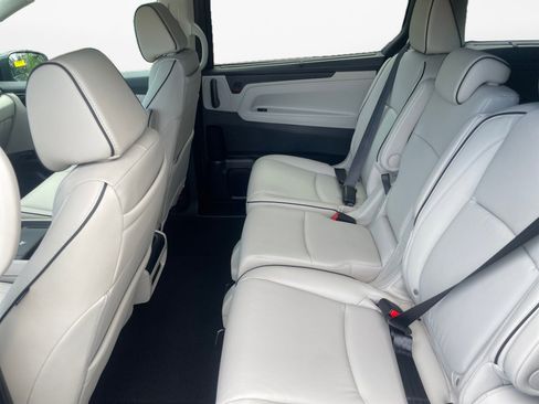 New 2026 Honda Odyssey Touring image 13