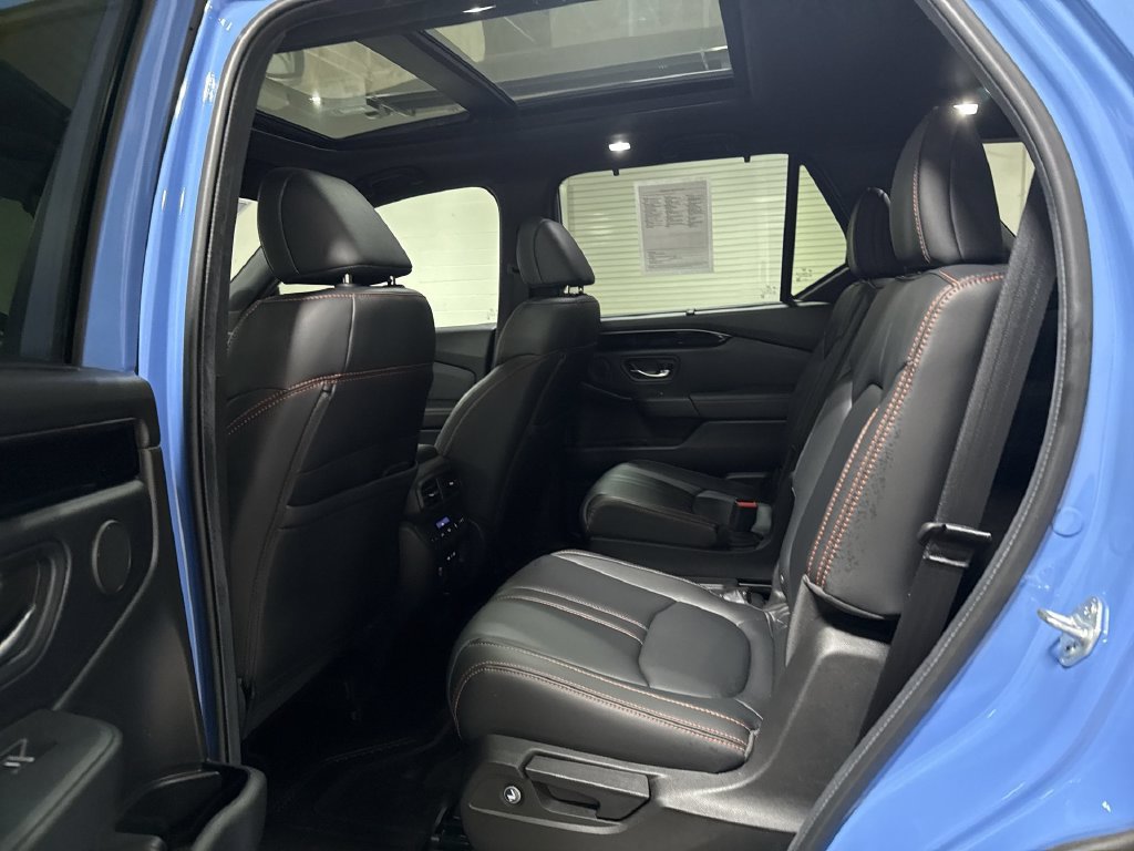 Used 2024 Honda Pilot TrailSport image 23