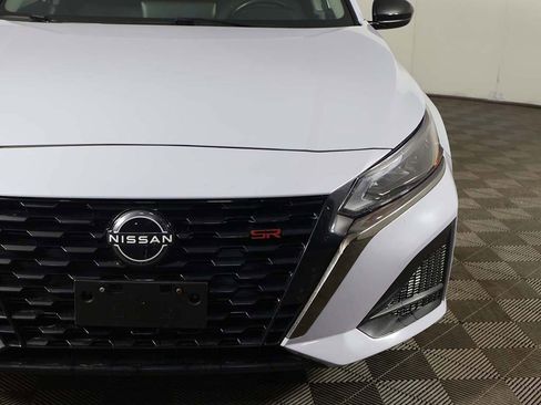 Used 2024 Nissan Altima 2.5 SR w/ SR Premium Package image 14