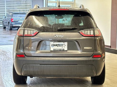 Used 2020 Jeep Cherokee Latitude Plus w/ Comfort/Convenience Group image 5