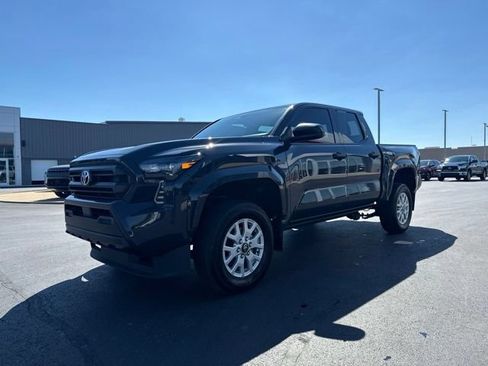 Certified 2024 Toyota Tacoma SR AWD/4WD image 3