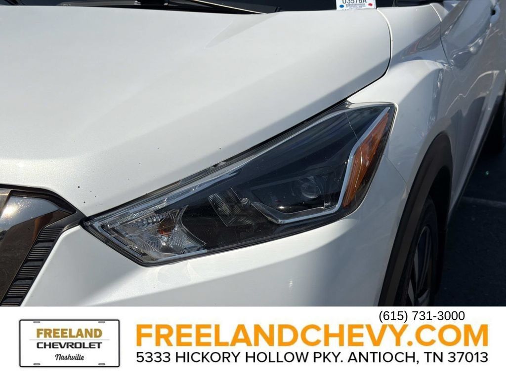 Used 2020 Nissan Kicks SR w/ SR Premium Package FWD image 10