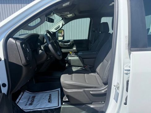 Used 2026 Chevrolet Silverado 3500 W/T AWD/4WD image 3