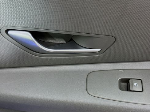 Used 2023 Hyundai Elantra SE image 29