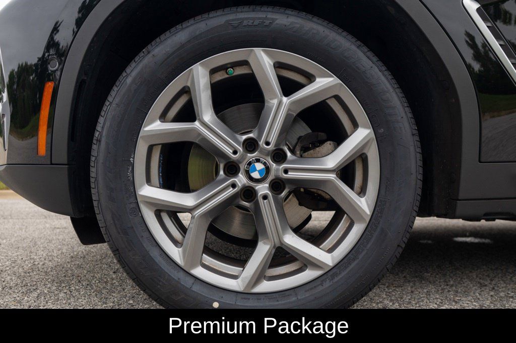 Certified 2024 BMW X4 xDrive30i AWD/4WD image 4
