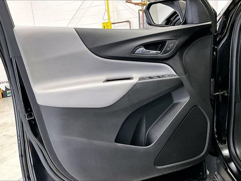 Used 2020 Chevrolet Equinox LS w/ LS Convenience Package image 18