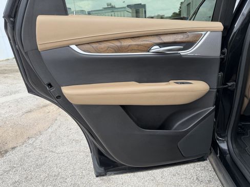 Used 2022 Cadillac XT5 Sportv w/ Platinum Package AWD/4WD image 14