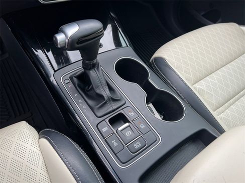 Used 2017 Kia Sorento SX image 33