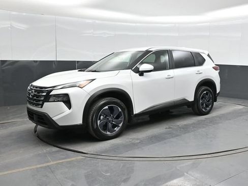 Used 2026 Nissan Rogue SV FWD image 9