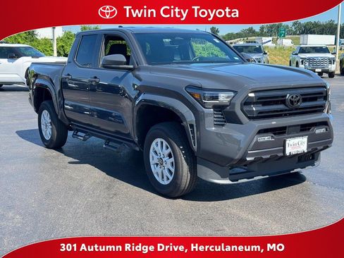 Certified 2025 Toyota Tacoma SR5 AWD/4WD image 1