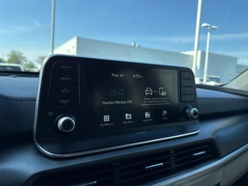 Used 2020 Kia Telluride S w/ S 8 Passenger Seating Package FWD image 17