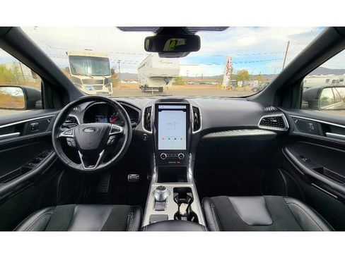 Used 2024 Ford Edge ST image 10