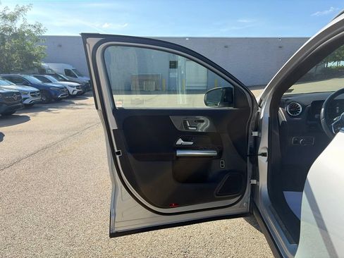 Certified 2022 Mercedes-Benz GLA 250 4MATIC image 9