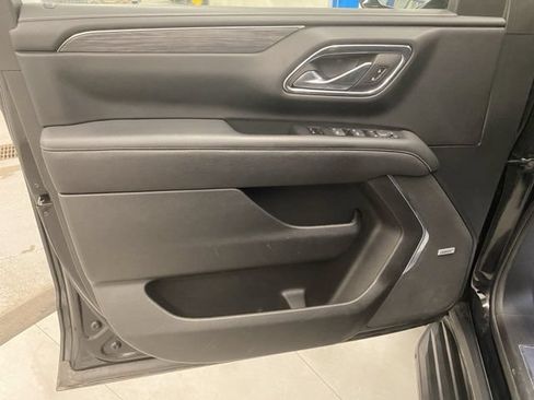 Used 2024 GMC Yukon SLT w/ SLT Luxury Package AWD/4WD image 27