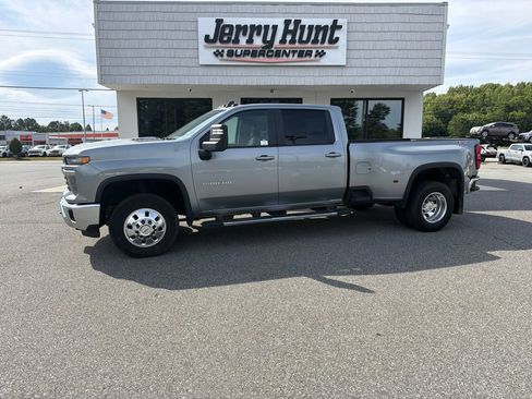 Used 2025 Chevrolet Silverado 3500 LT w/ Safety Package AWD/4WD image 1