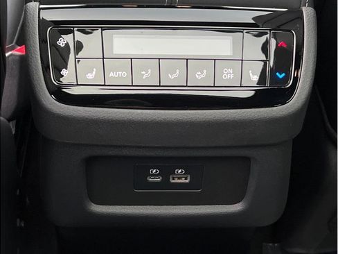 Used 2025 INFINITI QX60 Luxe w/ Black Edition image 9