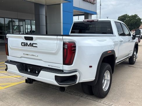 New 2026 GMC Sierra 3500 Denali Ultimate AWD/4WD image 3