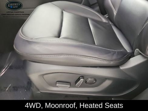 Used 2023 Ford Explorer XLT w/ Equipment Group 202A image 14