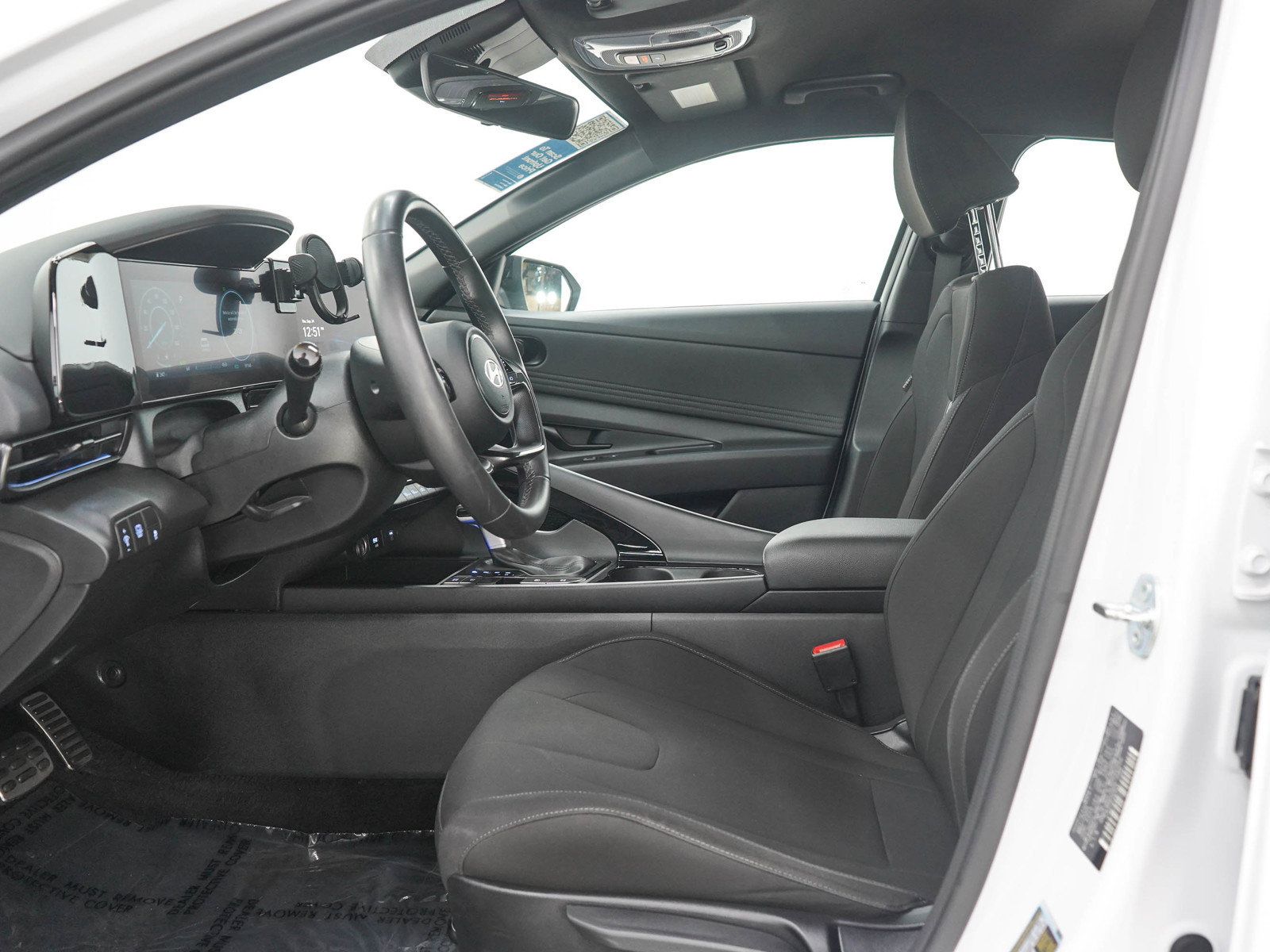 Used 2025 Hyundai Elantra SEL FWD image 21
