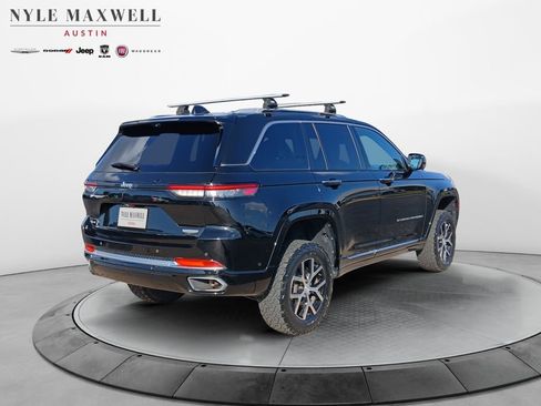 Used 2022 Jeep Grand Cherokee Summit AWD/4WD image 16