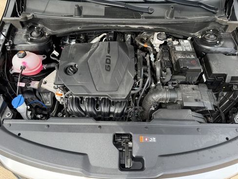 Used 2025 Kia Sportage LX image 29