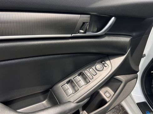 Used 2022 Honda Accord Sport image 12
