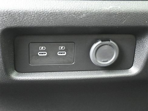 Used 2025 Nissan Armada Platinum Reserve image 23