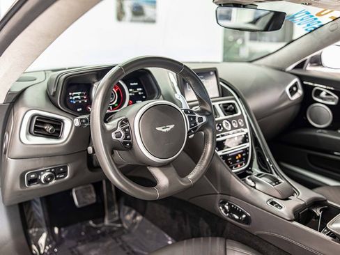 Used 2020 Aston Martin DB11 Coupe image 17