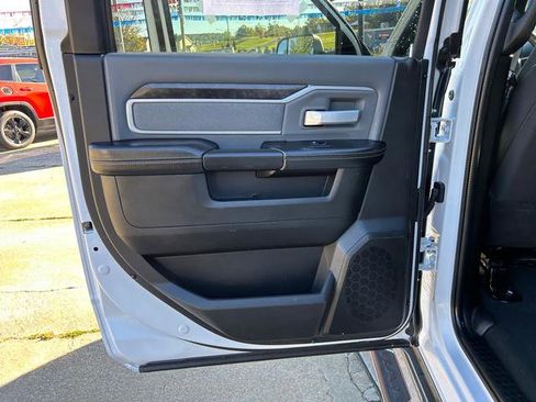 Used 2022 RAM 2500 Big Horn image 9