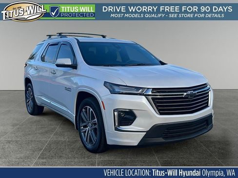 Used 2023 Chevrolet Traverse High Country image 1
