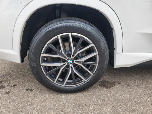 Used 2023 BMW X1 xDrive28i w/ M Sport Package AWD/4WD image 35