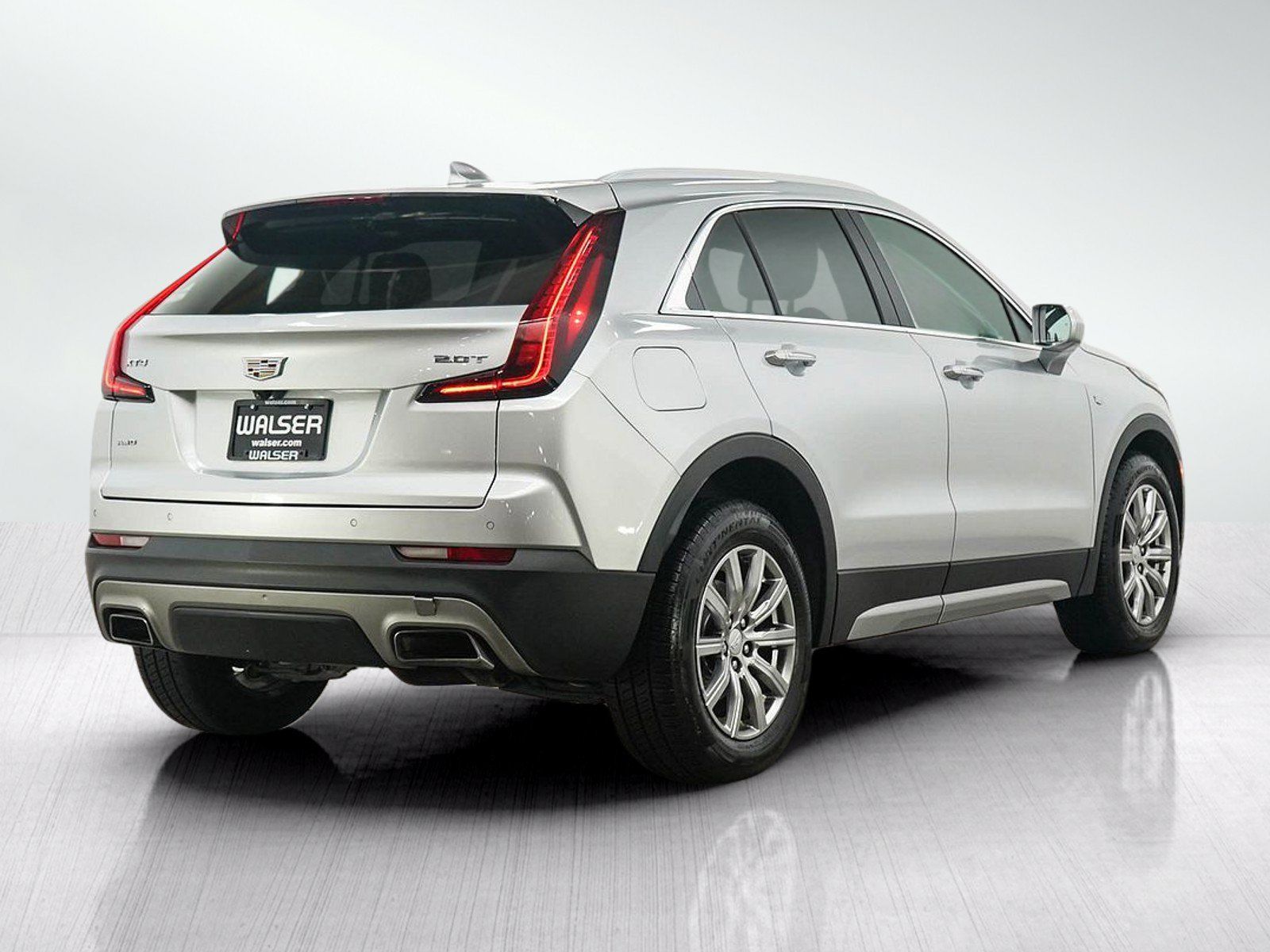 Used 2019 Cadillac XT4 Premium Luxury w/ Cold Weather Package AWD/4WD image 5