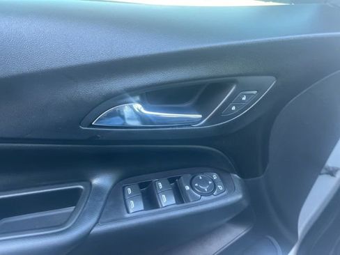 Used 2020 Chevrolet Equinox LT image 17