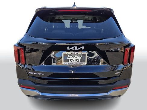 Certified 2024 Kia Sorento S w/ Panoramic Sunroof Package image 5