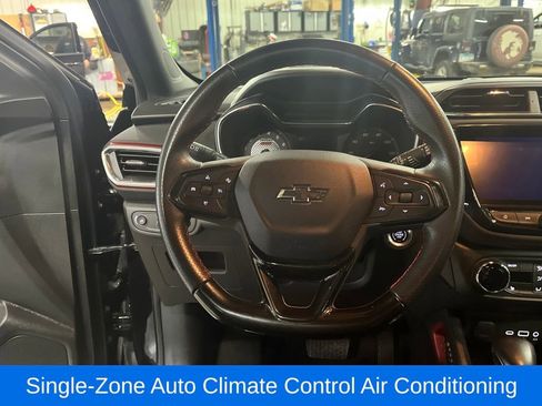 Used 2021 Chevrolet TrailBlazer RS w/ Convenience Package image 17