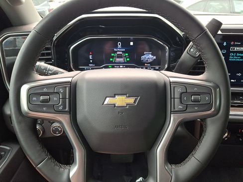 Used 2023 Chevrolet Silverado 1500 LT AWD/4WD image 17