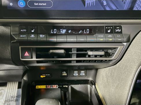 Used 2025 Toyota Camry XLE FWD image 26