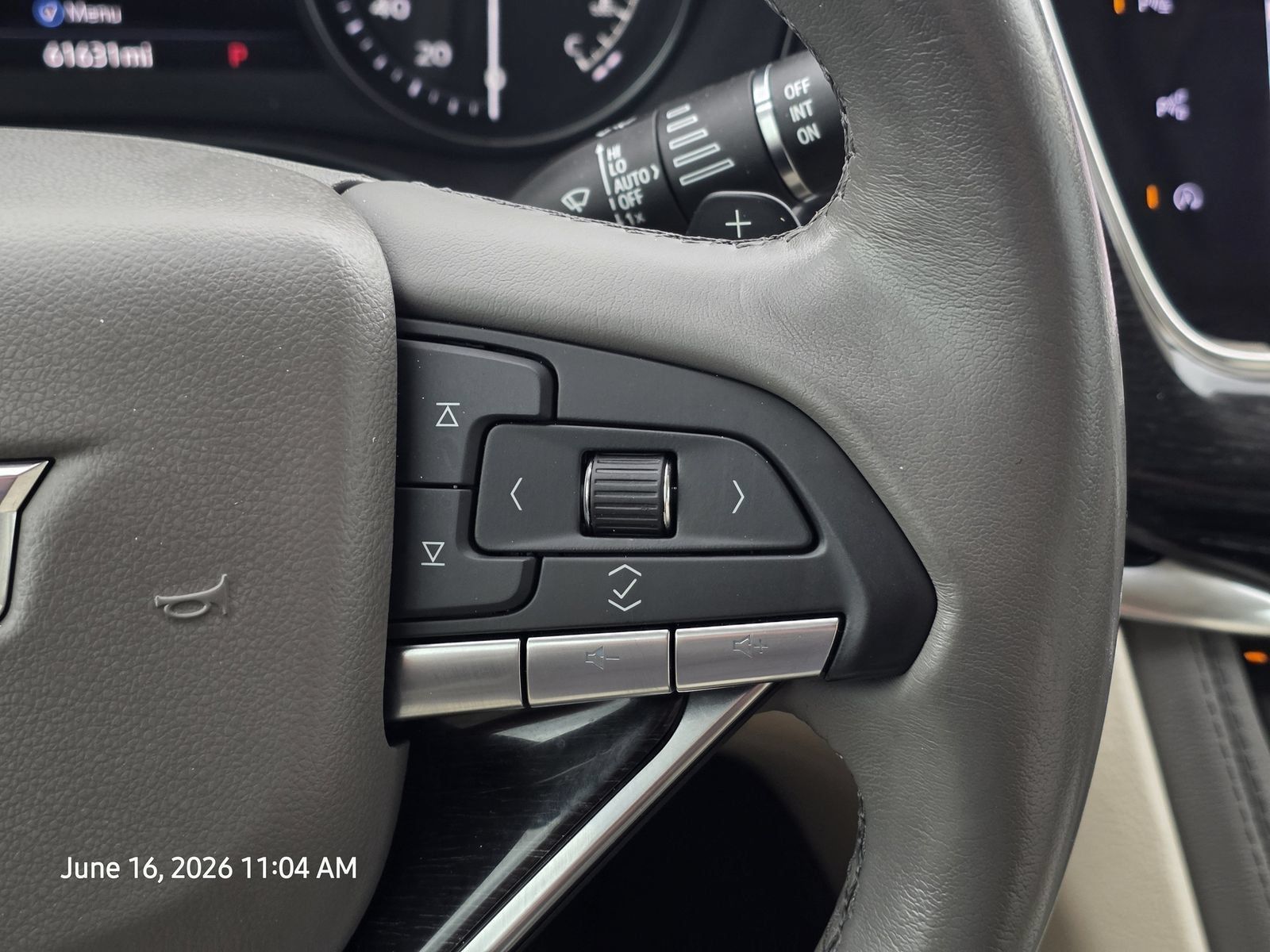Used 2023 Cadillac XT6 Premium Luxury w/ Technology Package FWD image 29