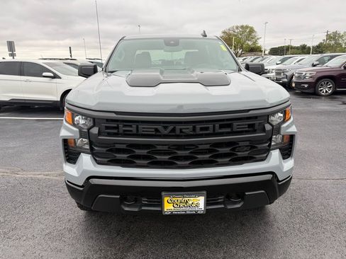 Used 2024 Chevrolet Silverado 1500 Custom Trail Boss w/ Turbomax Blackout Package image 8