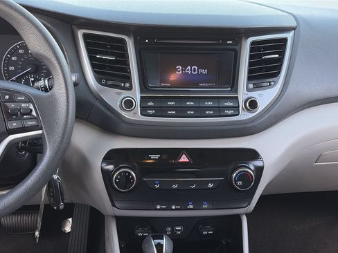 Used 2018 Hyundai Tucson SE FWD image 14