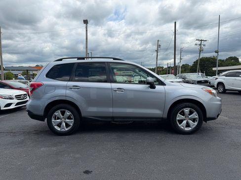 Used 2016 Subaru Forester 2.5i Premium w/ Popular Package #2 AWD/4WD image 4