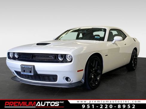 Used 2019 Dodge Challenger R/T w/ Driver Convenience Group image 1