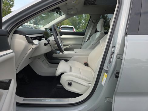 New 2025 Volvo EX90 Ultra image 4