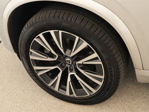 Used 2020 Volvo XC90 T5 Momentum image 30